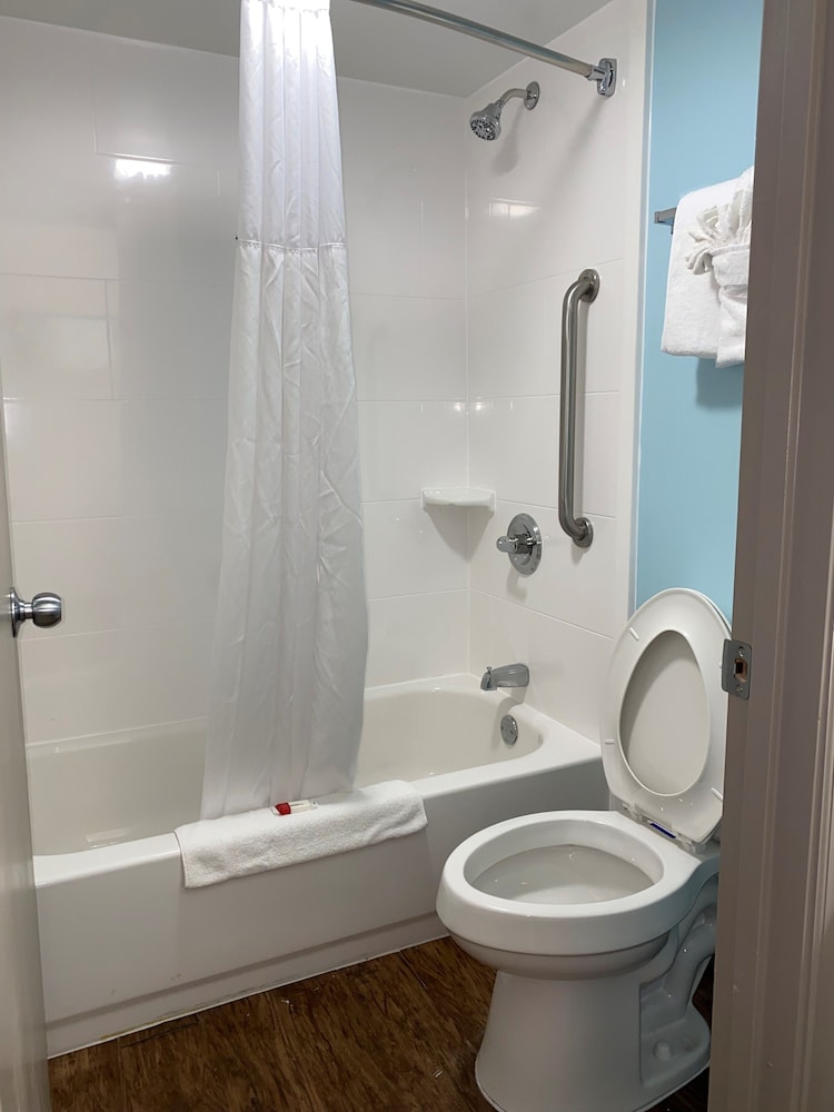 Days Inn by Wyndham Goldsboro 47/53
