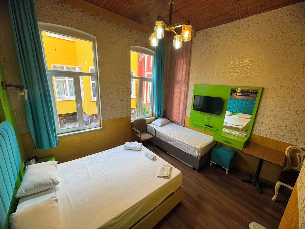 Megaron Hotel 32/62