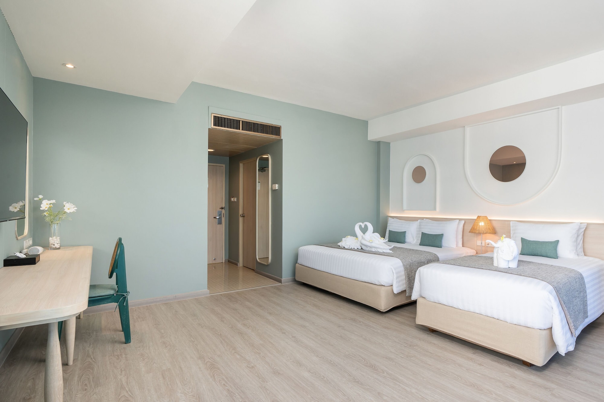 Mini, Family, Suite, 1 King and 1 Single Beds, Ocean View، COSY BEACH HOTEL 2/4