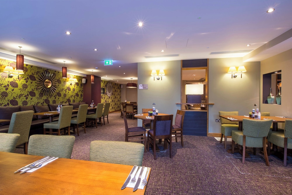 Premier Inn London St Pancras Hotel 40/55