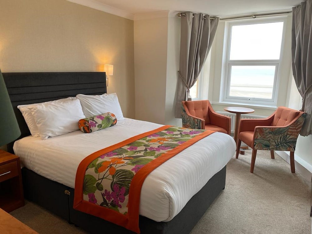 The Beaches Hotel 47/100