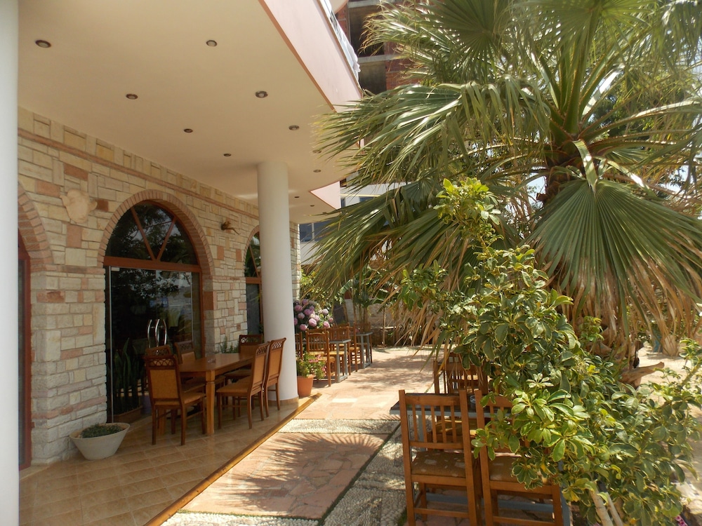 Hotel Piccollino 68/78