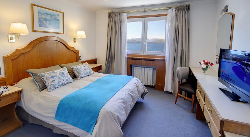 ROOM, DOUBLE BED, LAKE VIEW