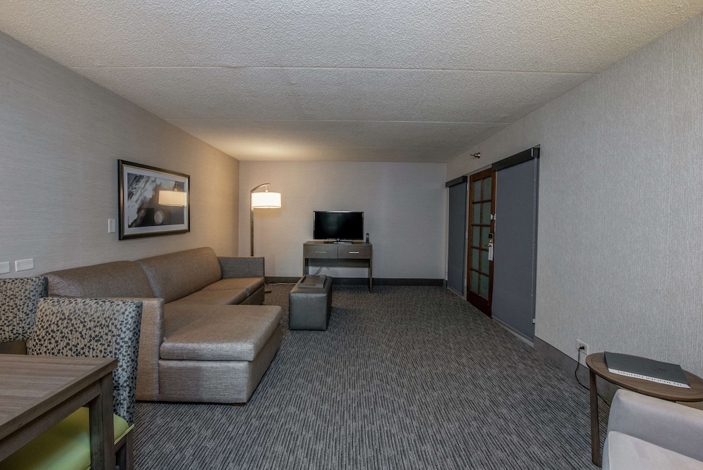 Embassy Suites by Hilton Chicago Schaumburg Woodfield 24/55