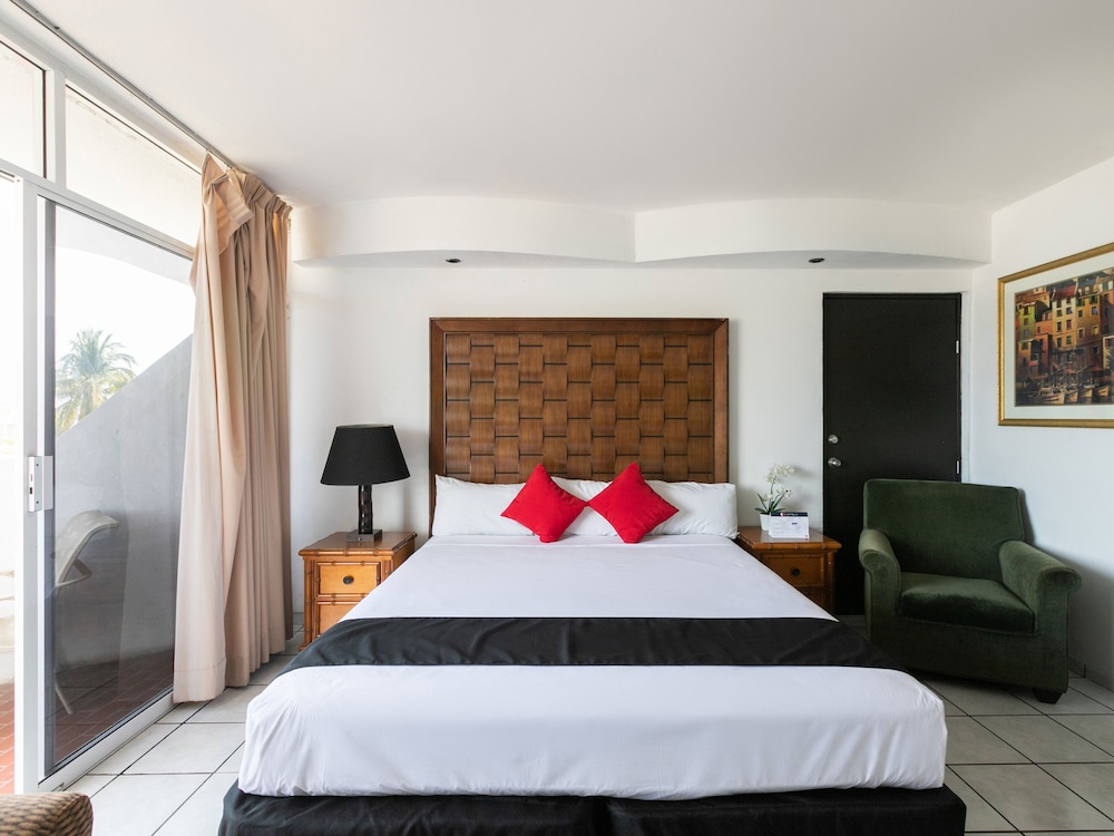 Zona Dorada Inn 14/50