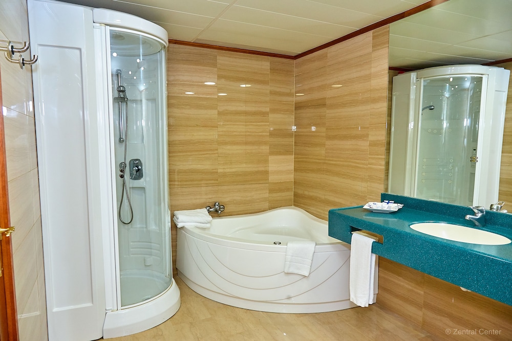 Zentral Center Hotel - Adults Only 48/50