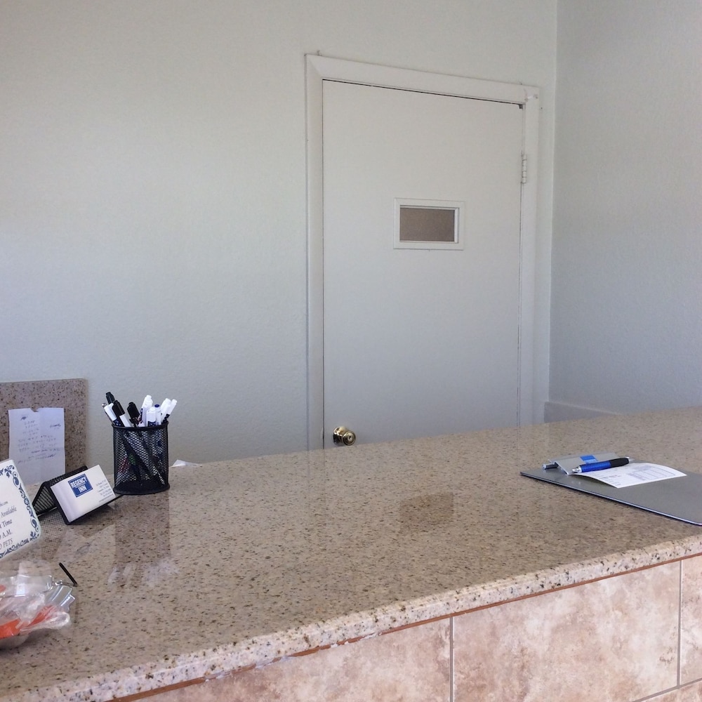 Regency Inn Comanche 19/36