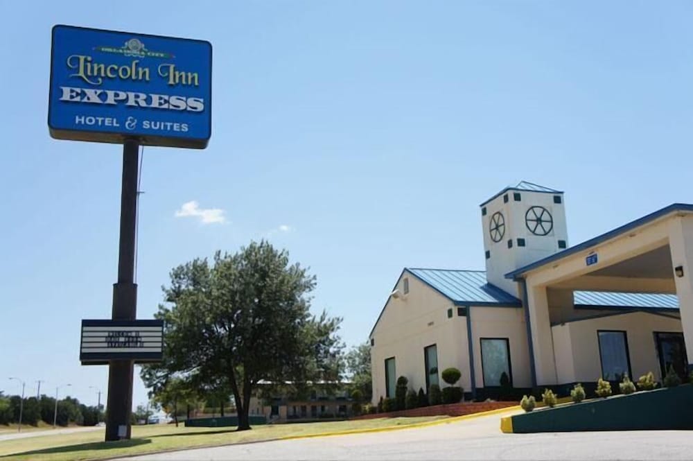 Lincoln Inn Express Hotel And Suites 1/28