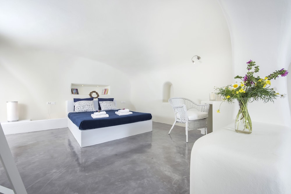 Fava Eco Suites 12/71