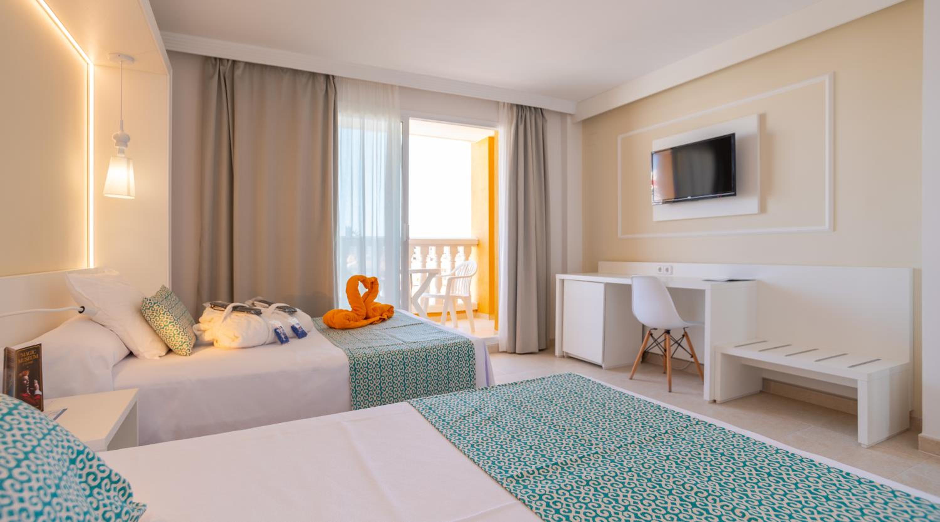 Family, Partial Sea View, Gran Hotel Peniscola 4/8