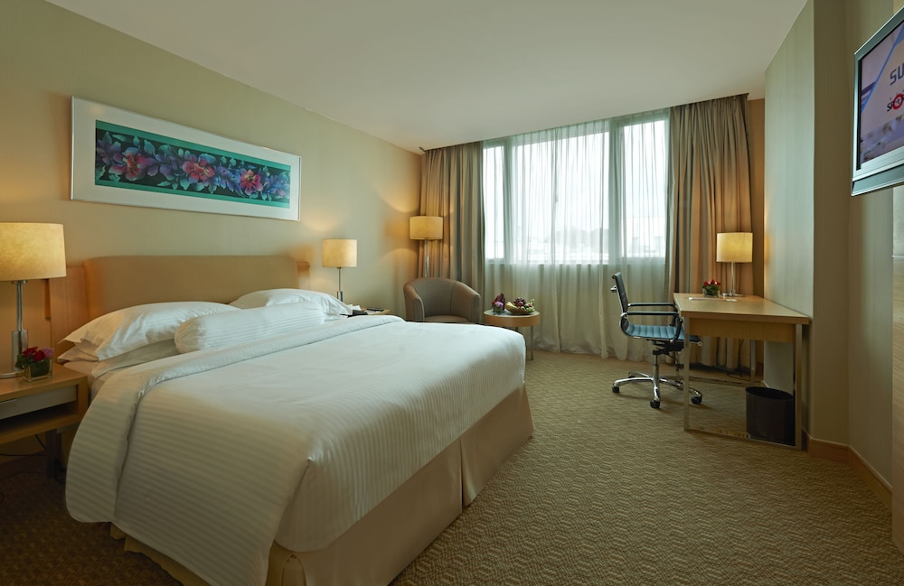 Royale Chulan The Curve 14/36