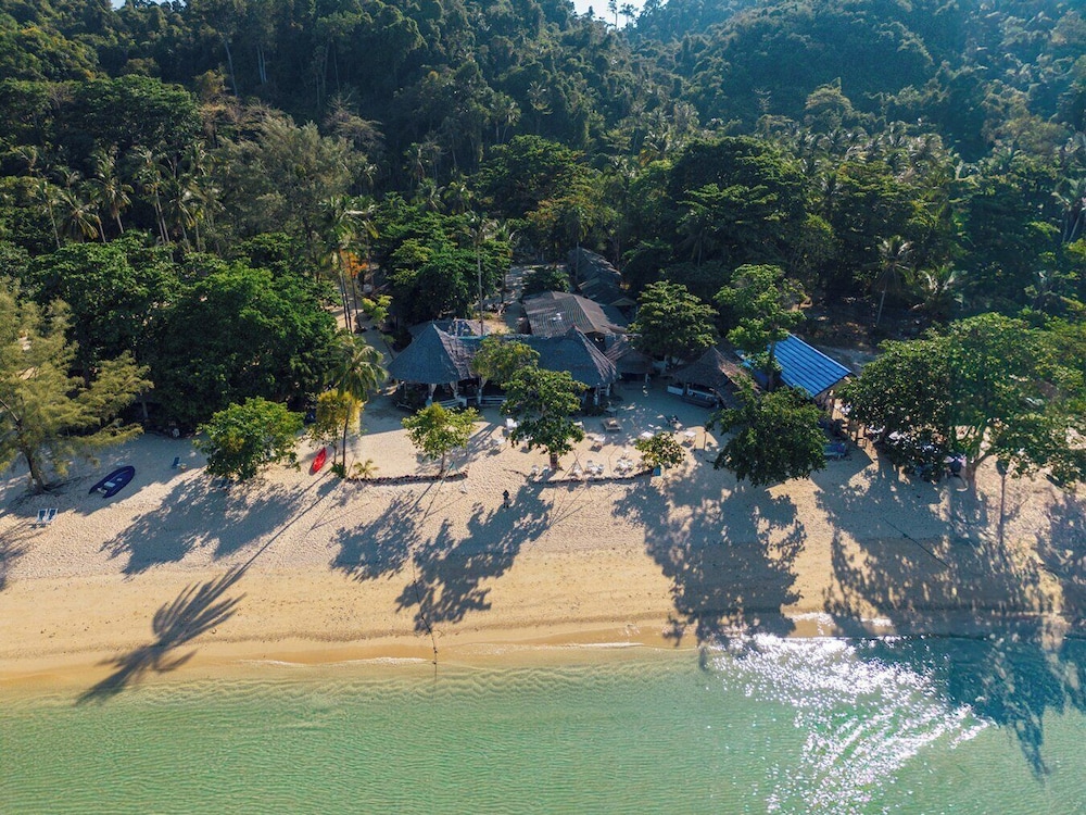 Mayalay Beach Resort 34/50