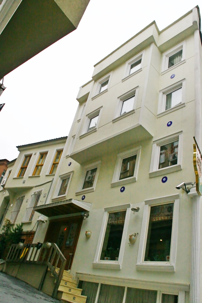 Divas Hotel 2/68