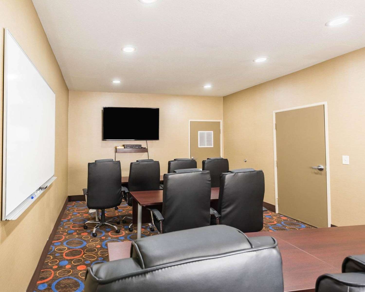 Econo Lodge Inn and Suites East Houston I-10 29/33