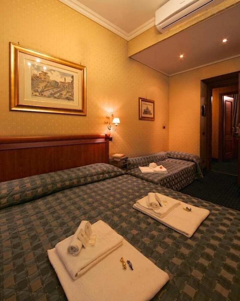 Vatican Holiday Hotel 25/36