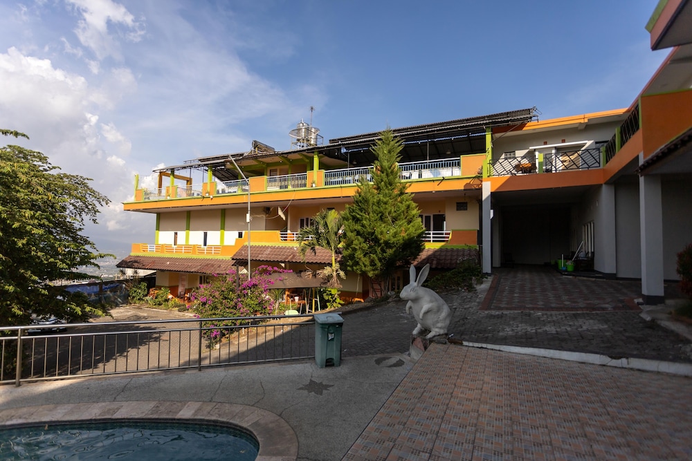 Villa Panderman Indah 7/64