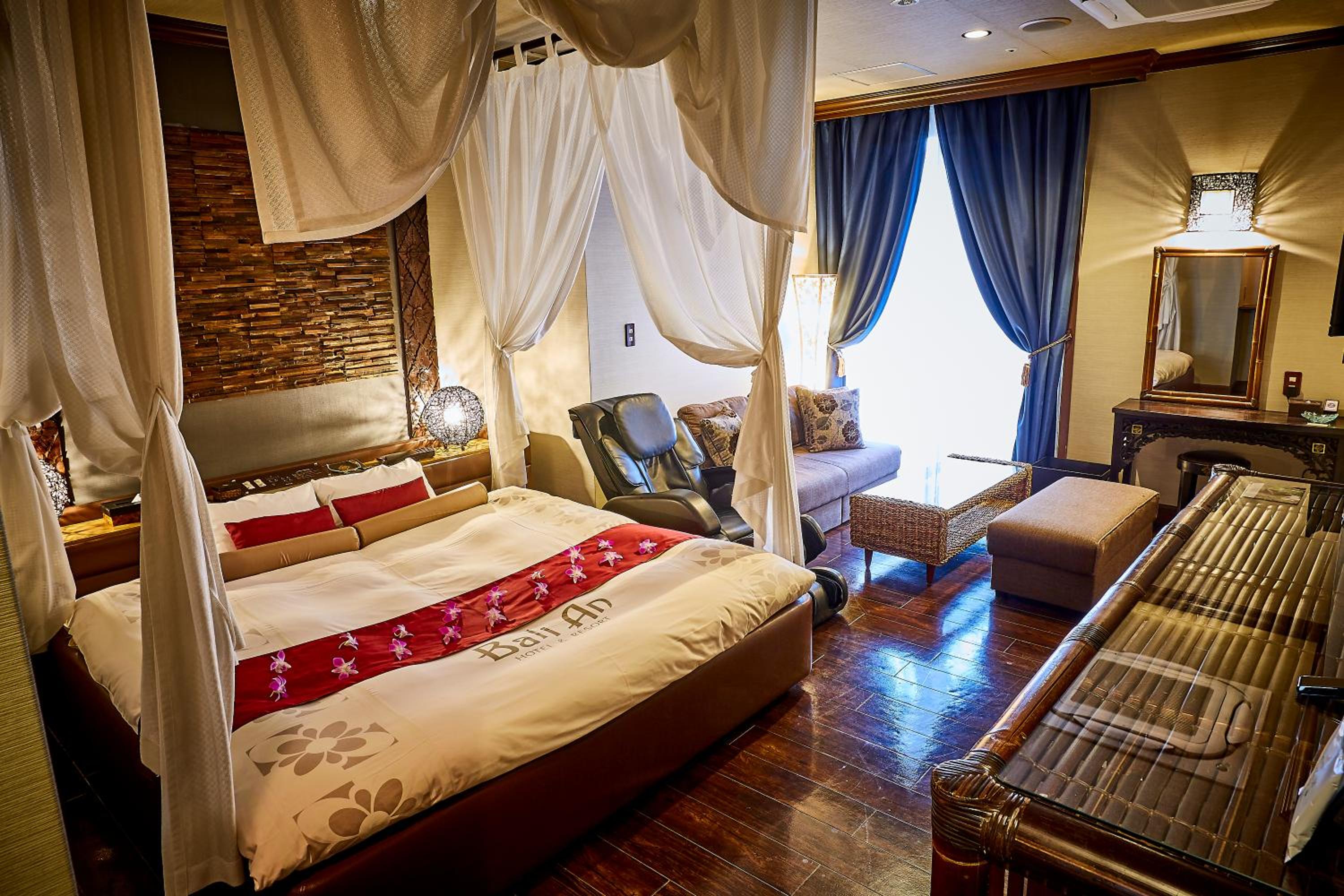 Royal, King Bed, Outdoor Bath
