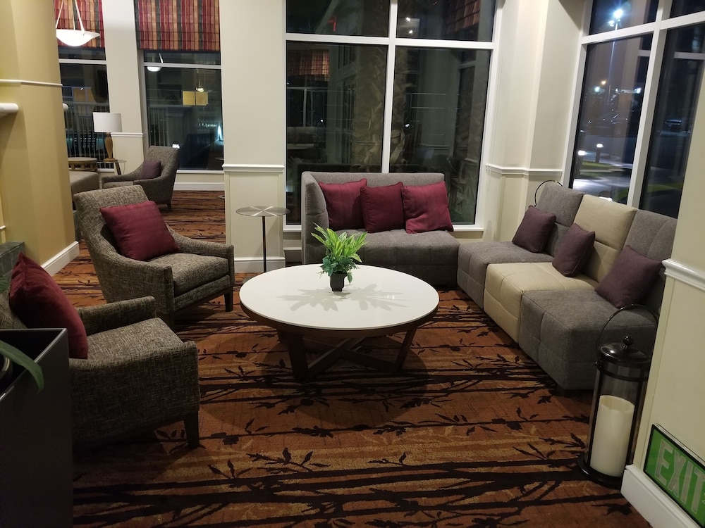 Hilton Garden Inn Victorville 24/38
