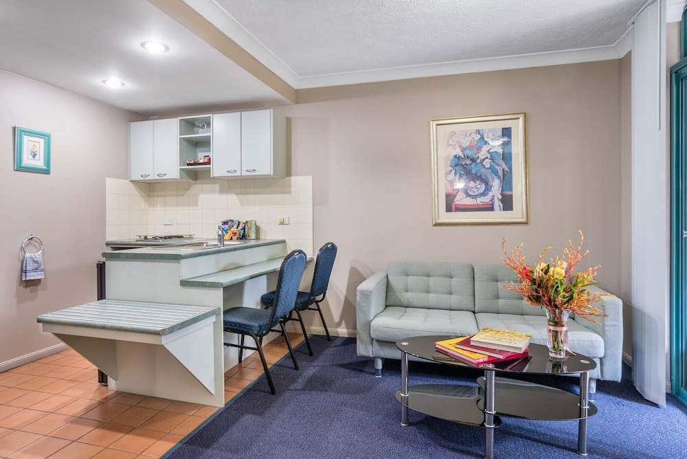 Aaa Airport Albion Manor Apartments and Motel 23/34