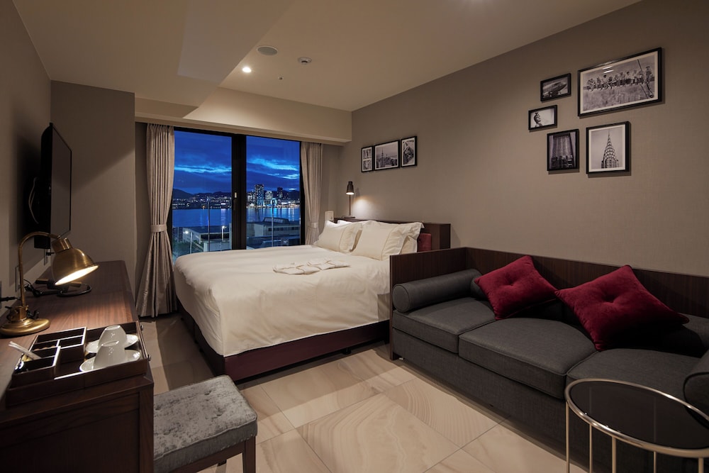 SUPERIOR, KING BED, HARBOUR VIEW