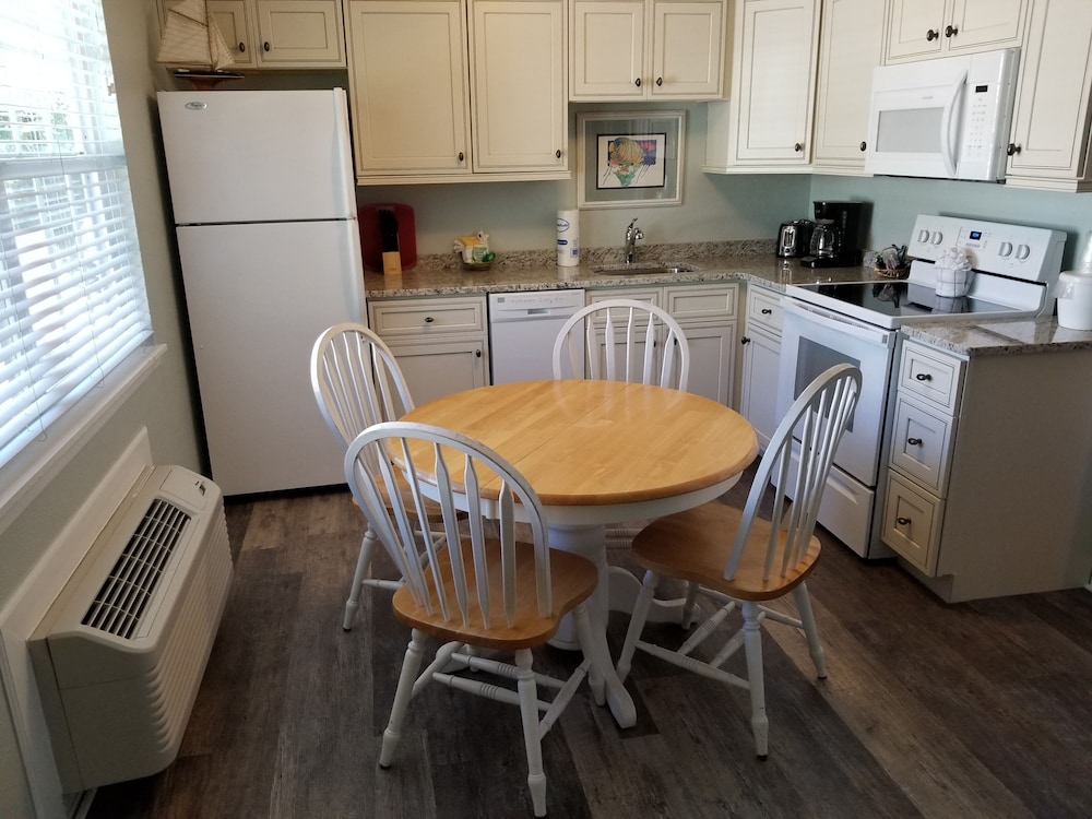 Tradewinds Beach Resort 47/68