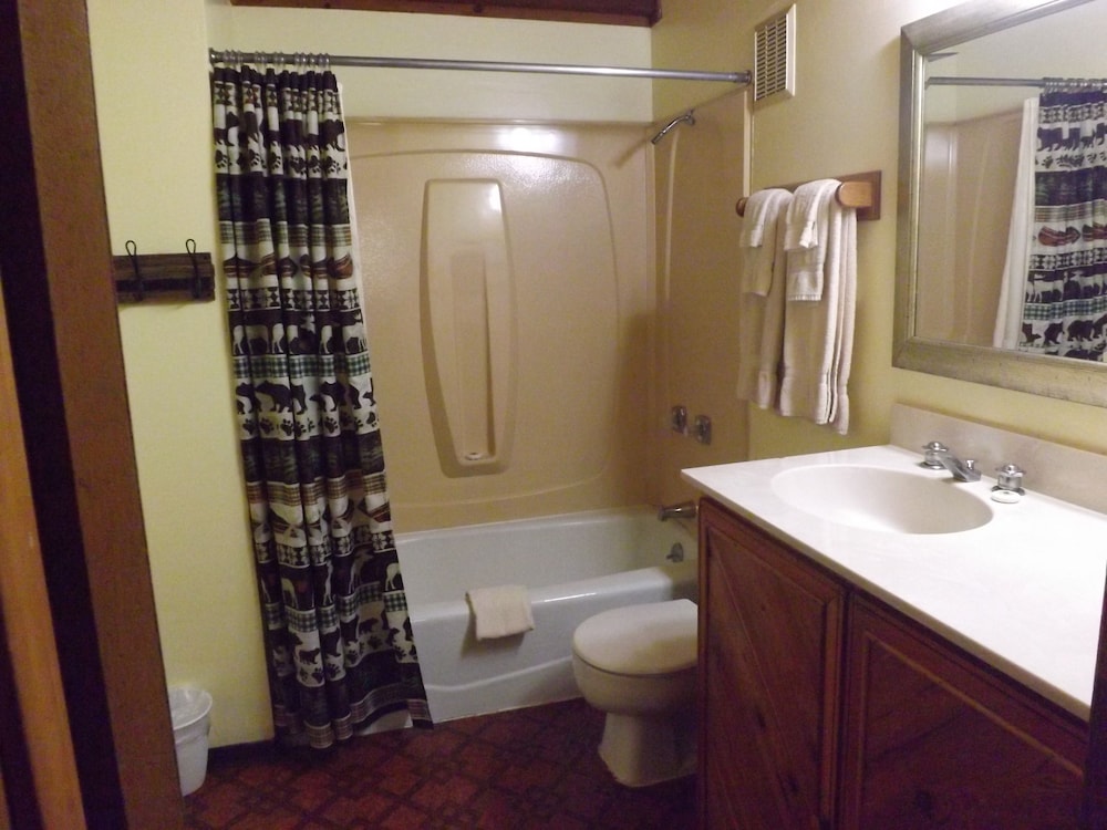 Duplex, Cabin, 2 Queen and 2 Double Beds, Private Bathroom