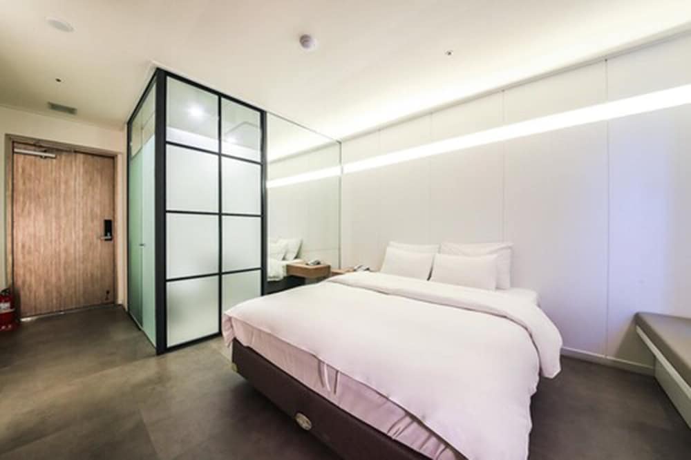 BLVD Hotel 24/29