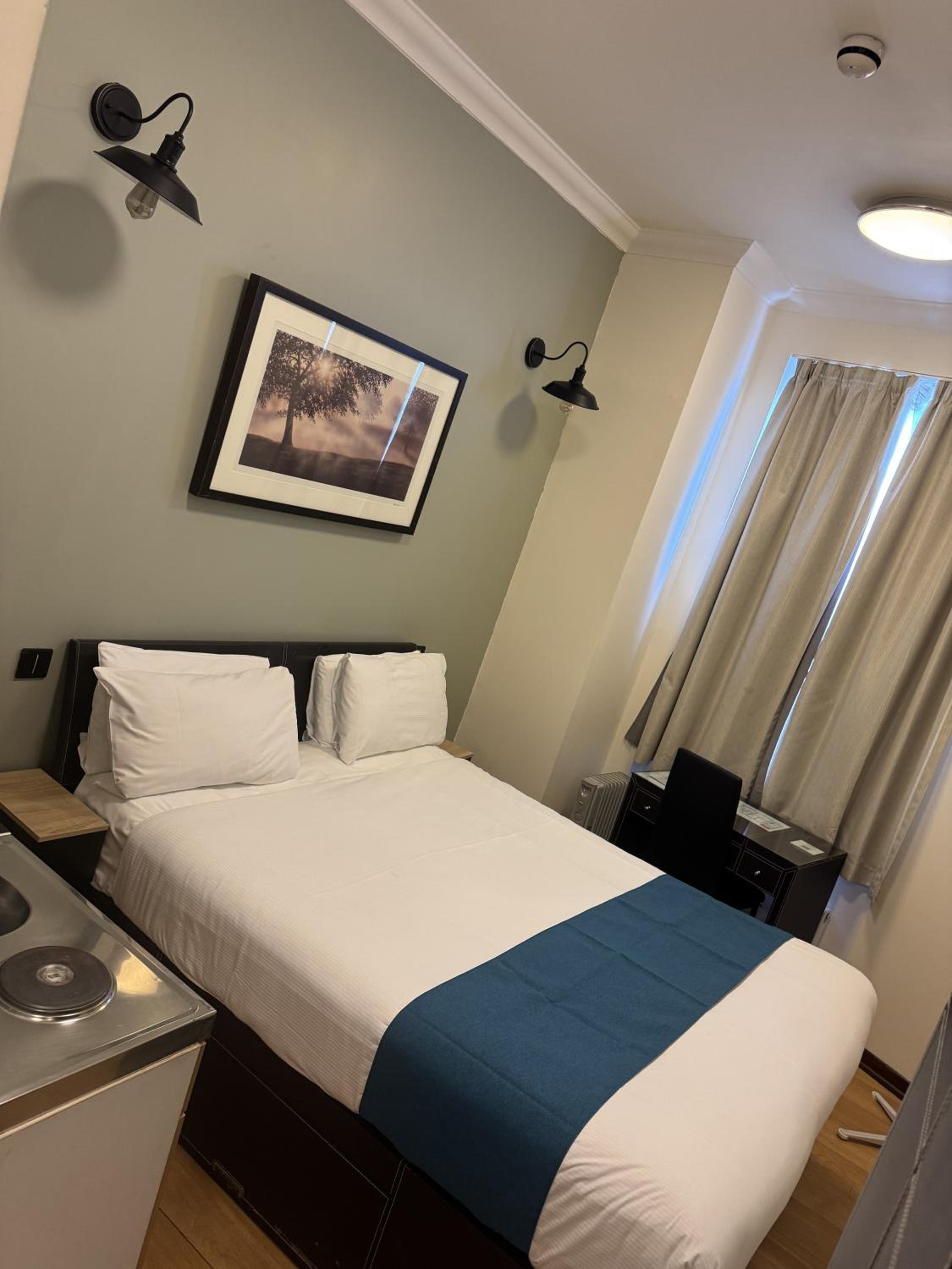 Room, Queen Bed