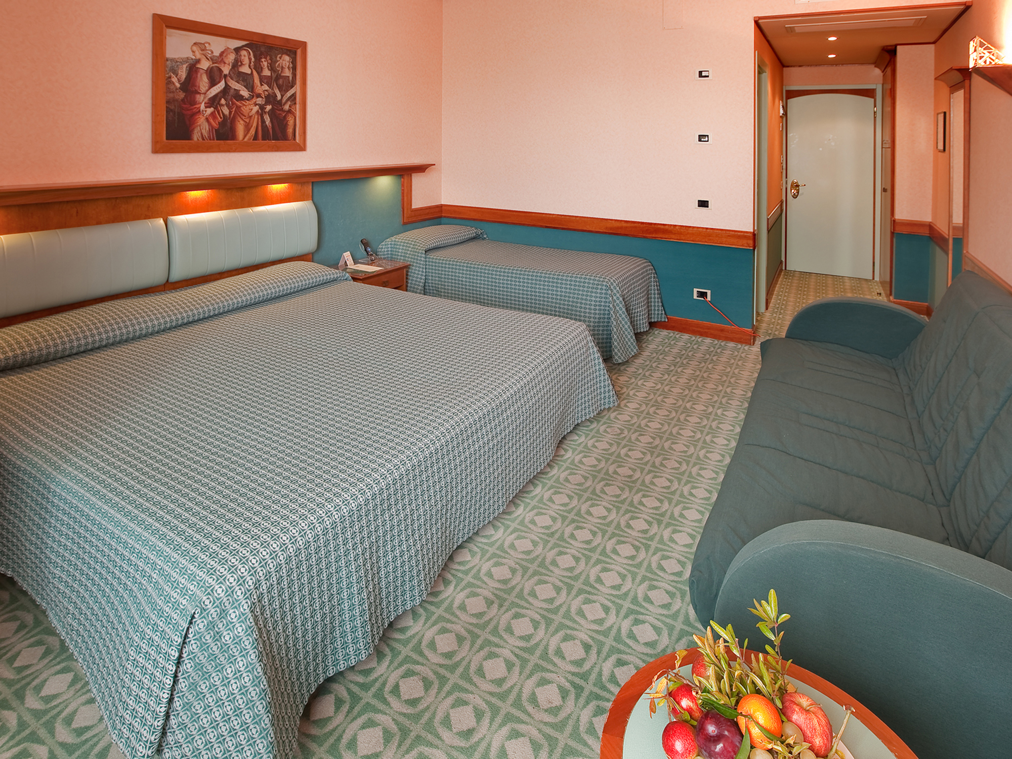 غرفة قياسية ثلاثية، Sangallo Palace 4/5