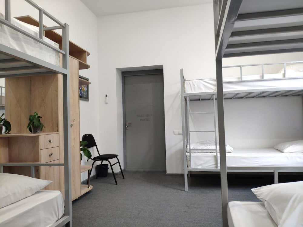 Jules Verne Hostel Tashkent 50/50