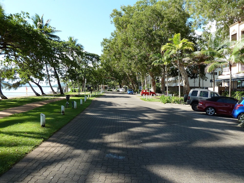 Palm Cove Tropic Apartments 18/26