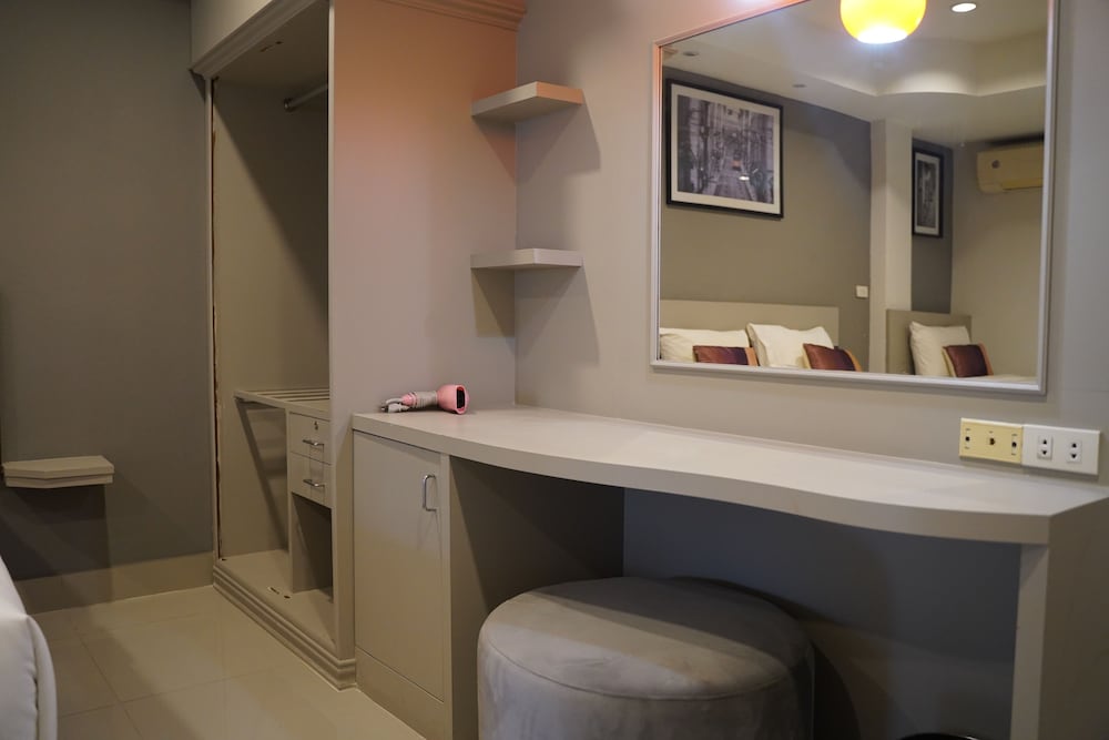 V Style Boutique Hotel 51/53