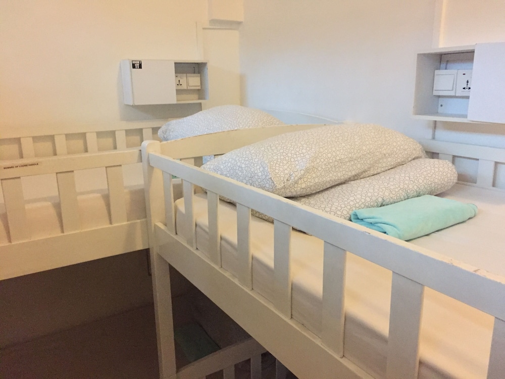 Royal Hostel Singapore 27/33