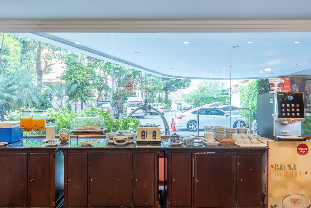Nonthaburi Palace Hotel 6/66
