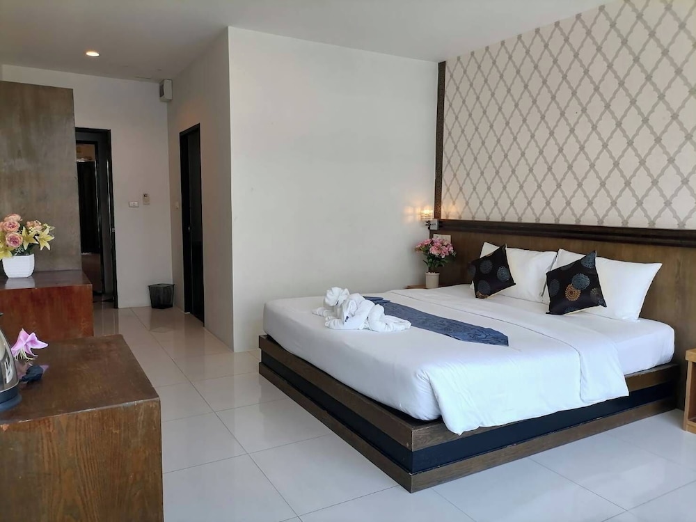 NJ PATONG HOTEL 18/53