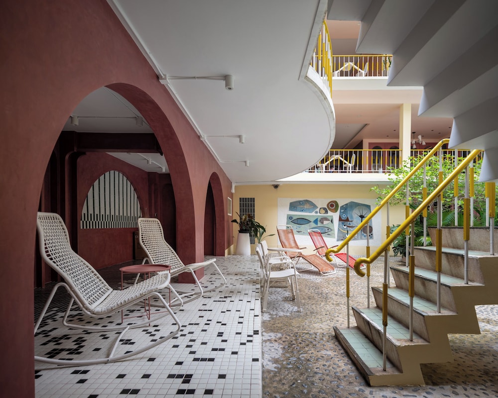 Miami Hotel Bangkok 80/88