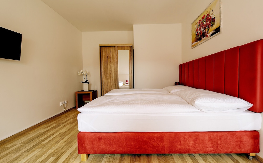 Hotel Otakar 18/50