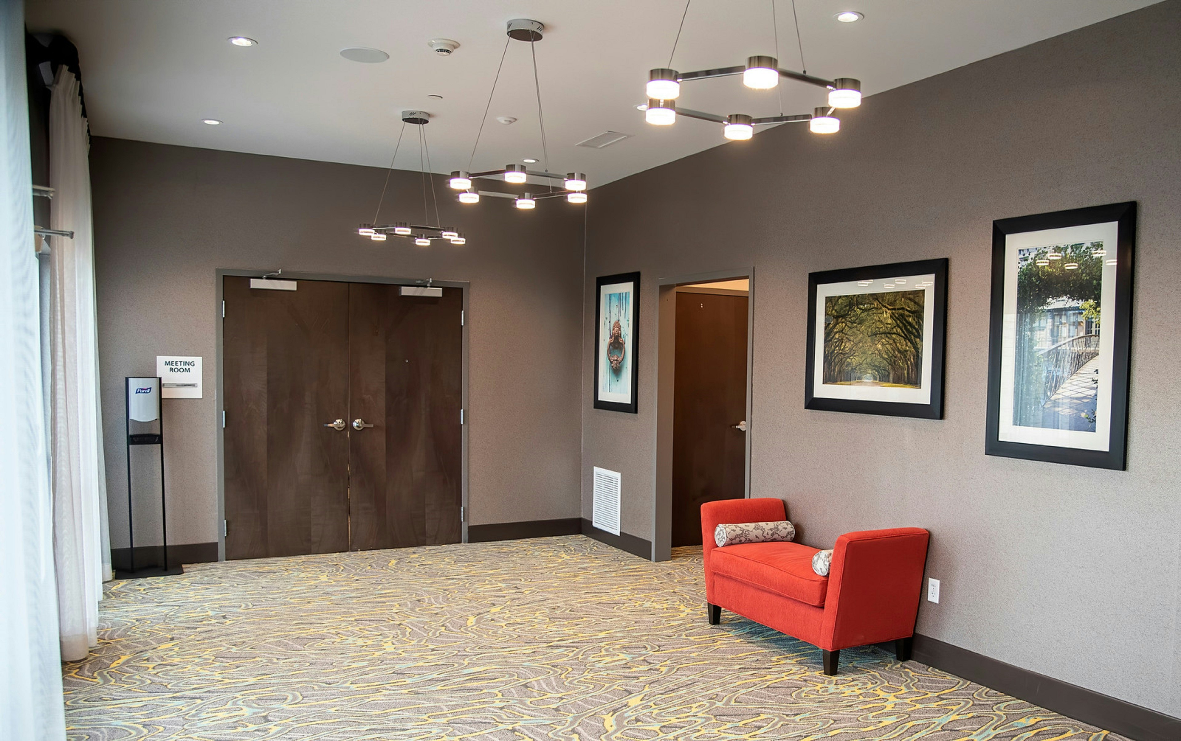 Holiday Inn Suites Savannah Airport Pooler 15/74