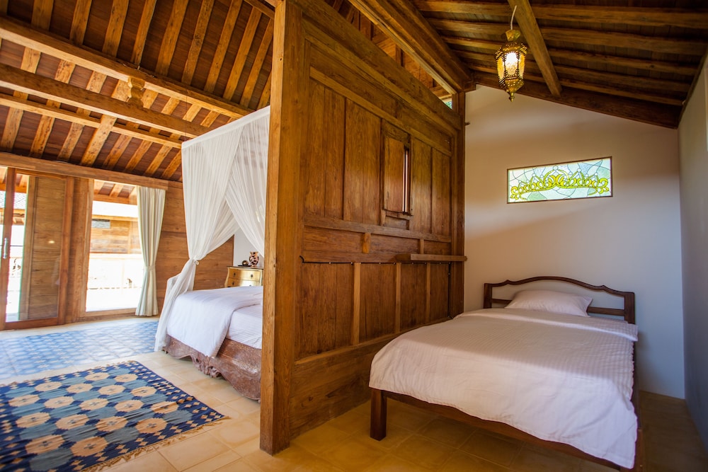 FAMILY SUITE, MULTIPLE BEDS, MOUNTAIN VIEW, BALCONY
