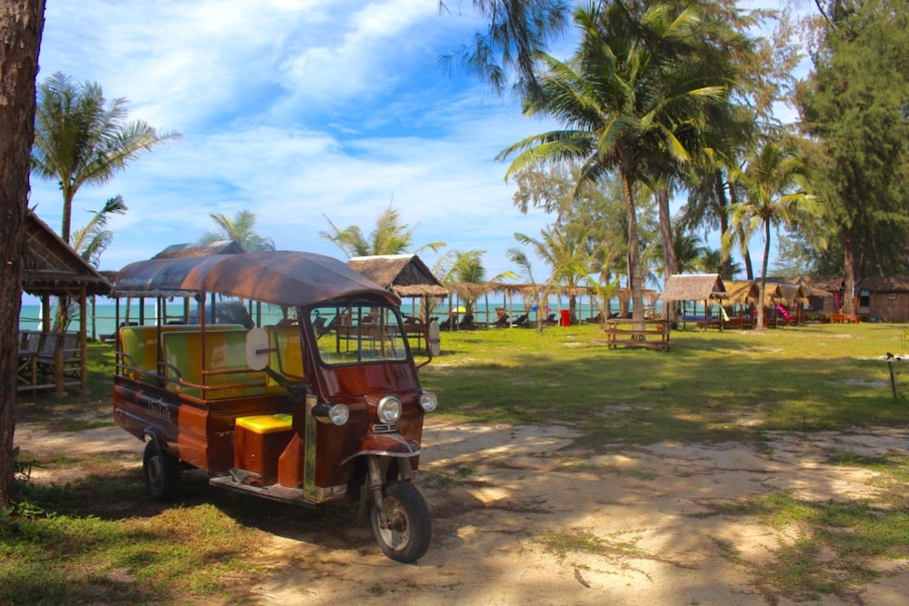 ThaiLife Wellness & Meditation Resort 69/80