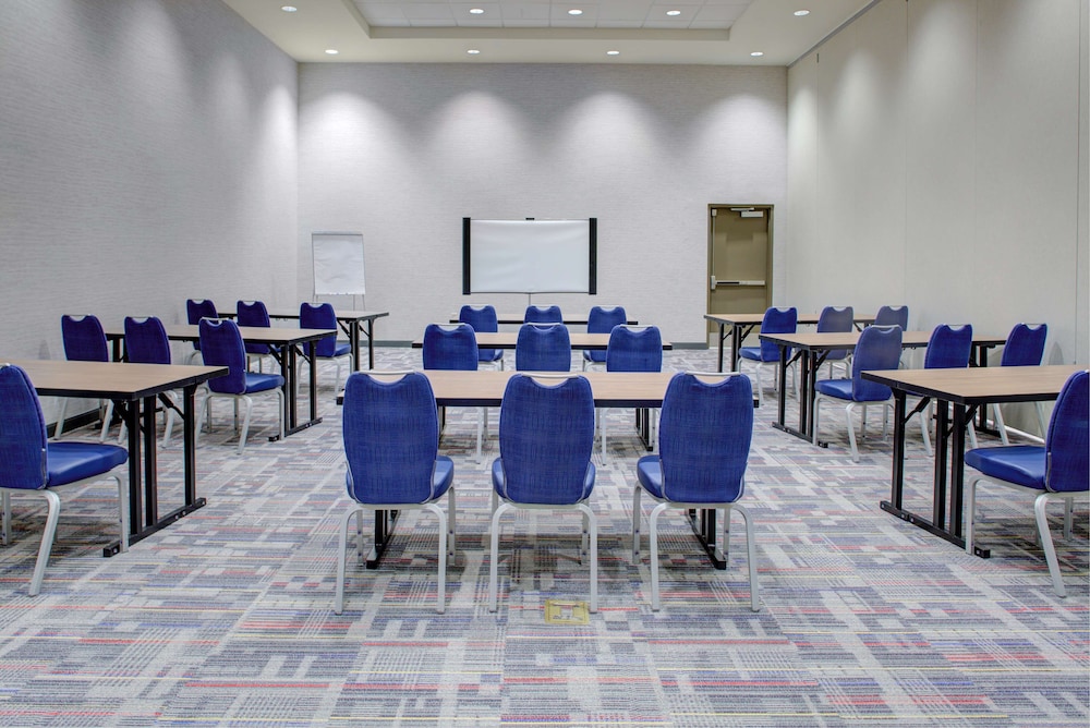 Hampton Inn And Suites Columbus Scioto Downs 34/40