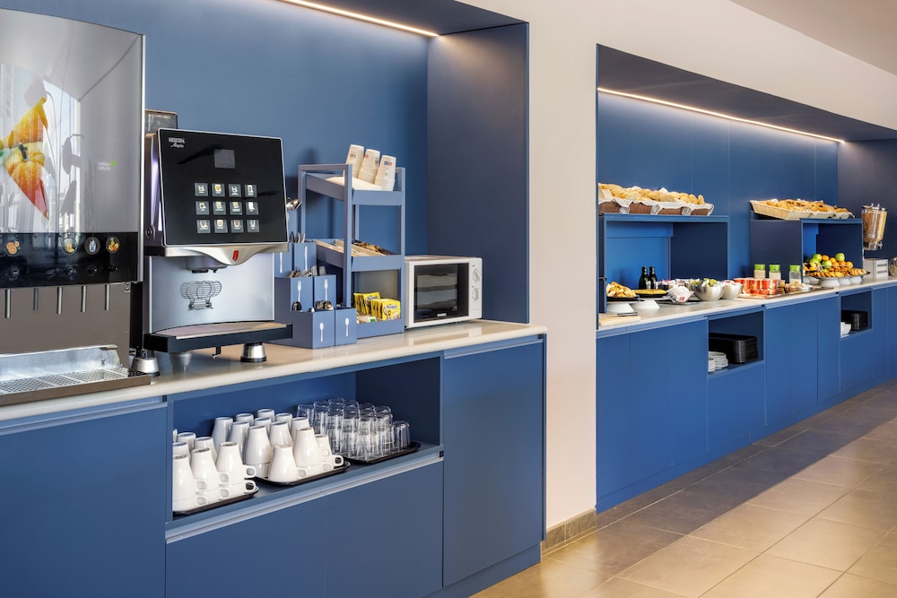 B&B HOTEL Madrid Aeropuerto T1 T2 T3 13/24