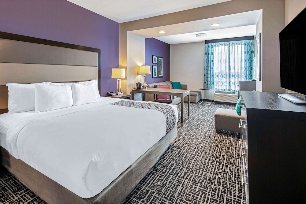 La Quinta Inn Suites By Wyndham Mcallen La Plaza Mall 15/62