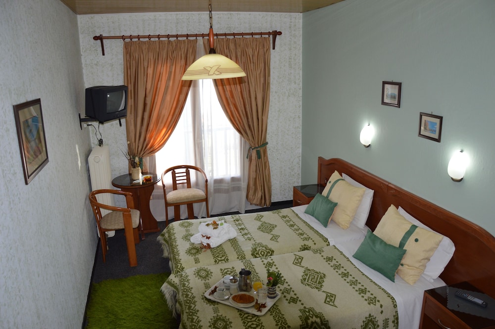 Hani Zisi Hotel 7/50