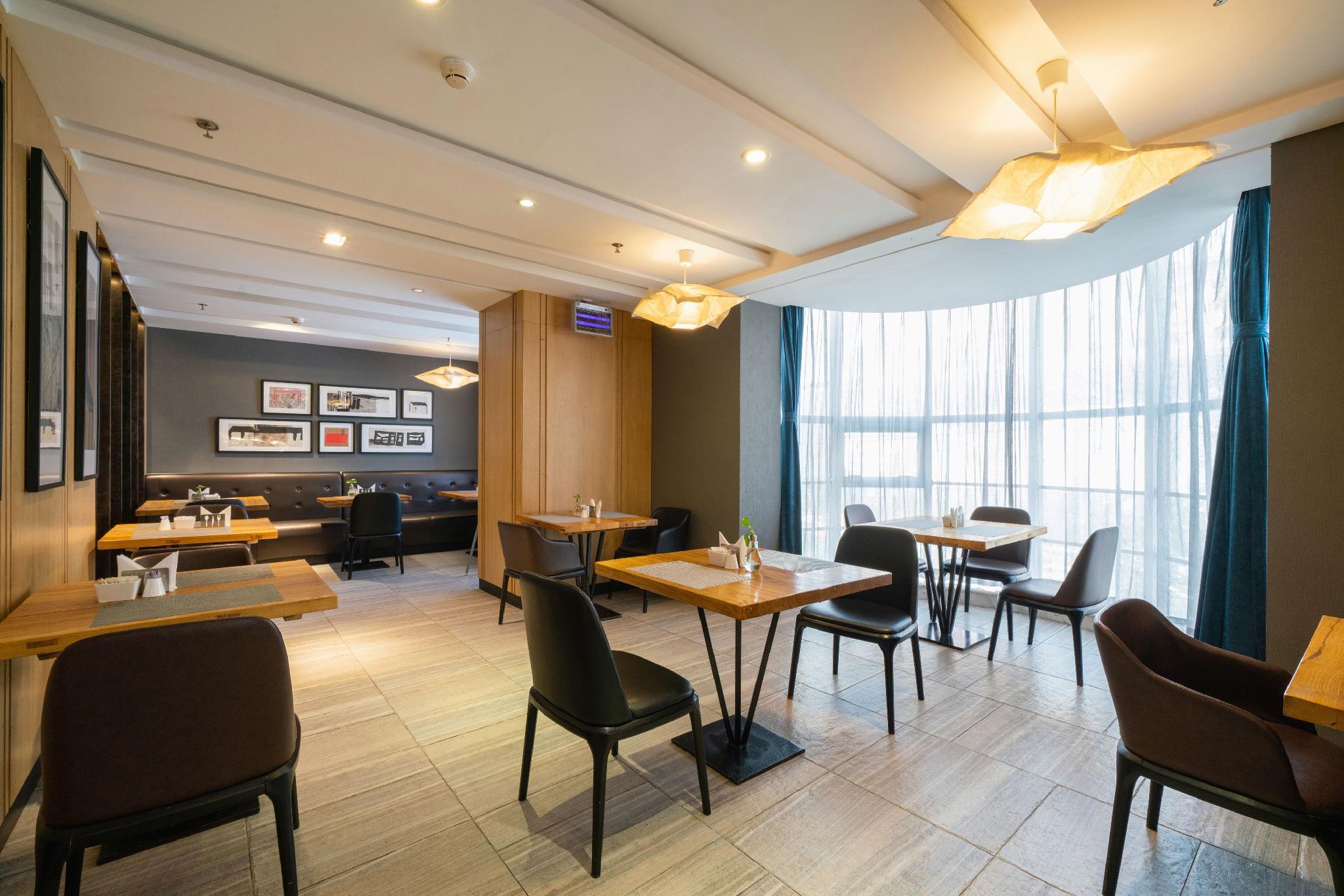 Yitel Hotel (Shenyang Sanhao Street Shengjing Hospital Branch) 32/50
