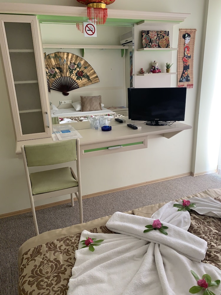 Hildegard Hotel 9/50