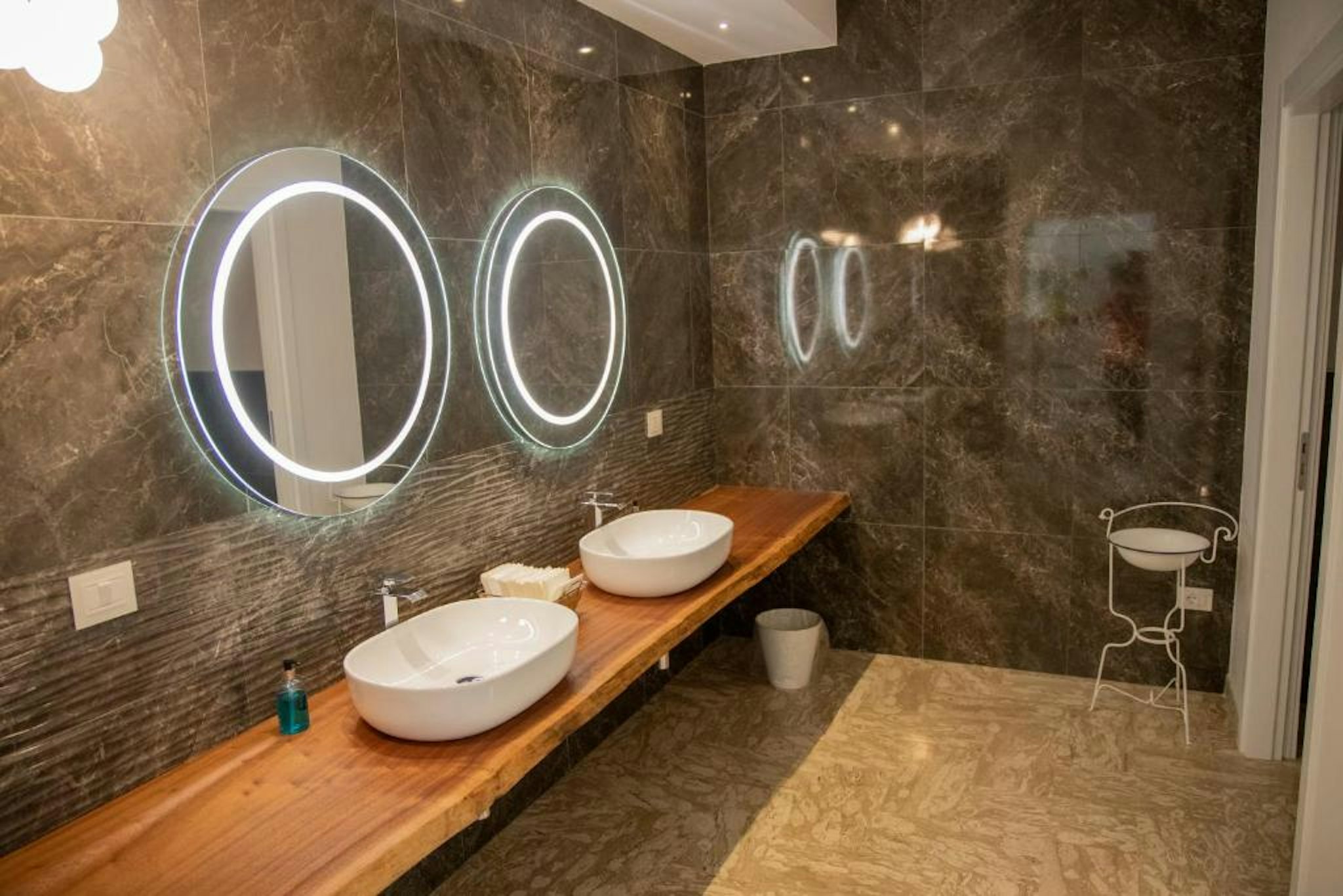 Hotel Adriatico 24/25