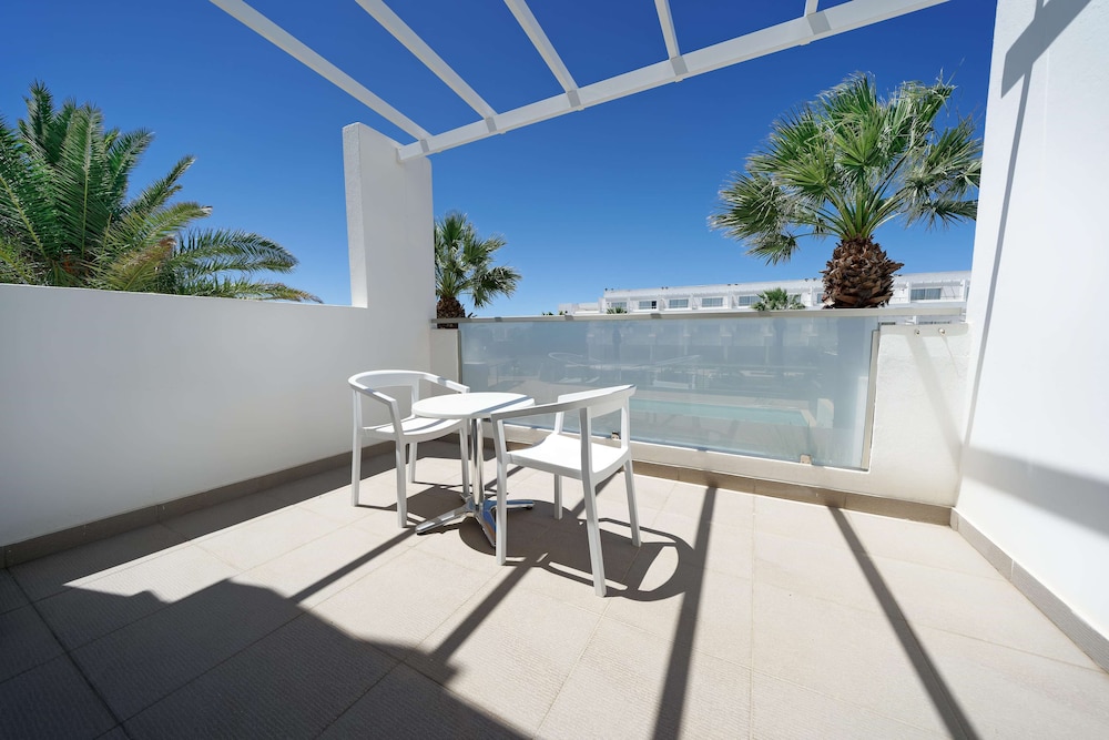 Aequora Lanzarote Suites 38/67