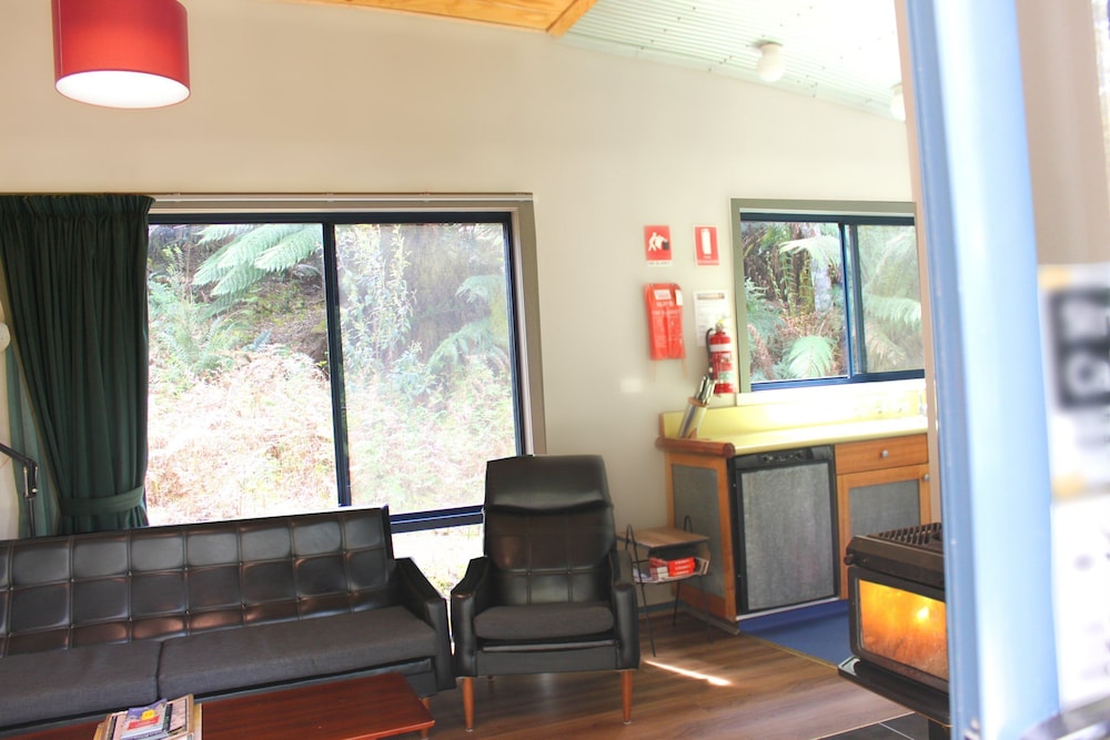 HUON BUSH RETREATS 36/50