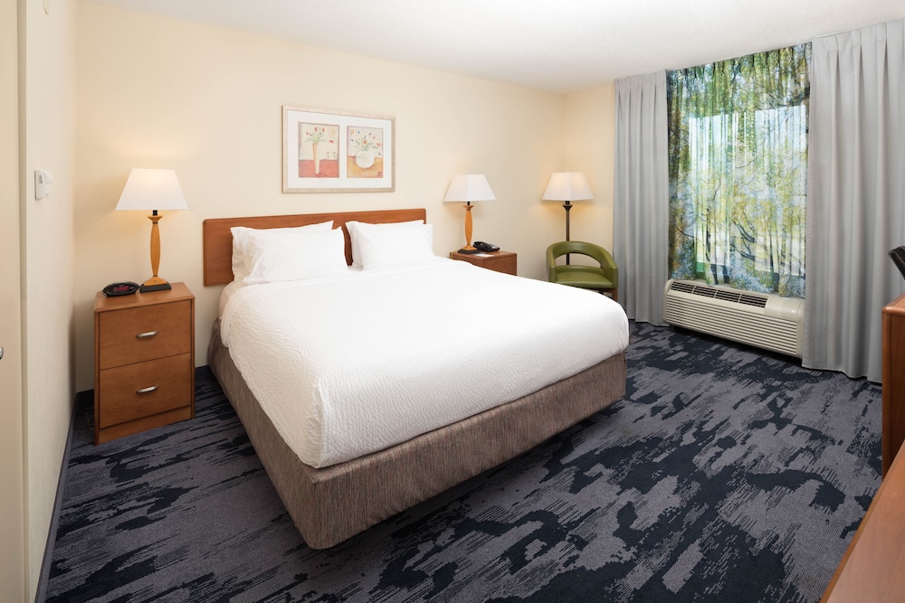 Fairfield Inn & Suites South Boston 13/68